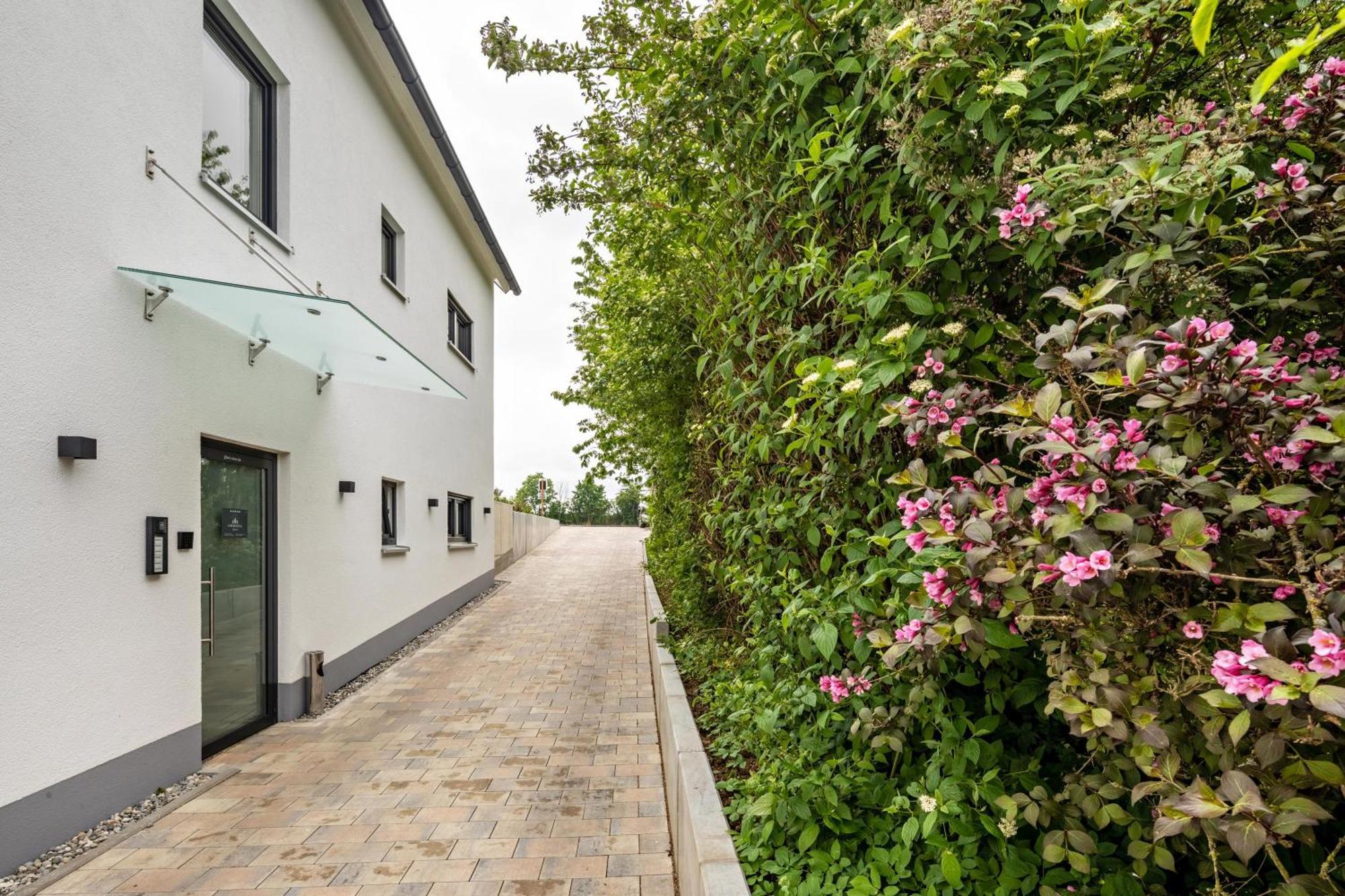 Studio 2 Parkside Apartments Guenzburg Exterior photo